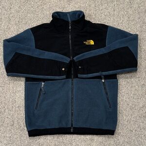The North Face Kids Blue and Black Puffer Jacket. Boys L.
